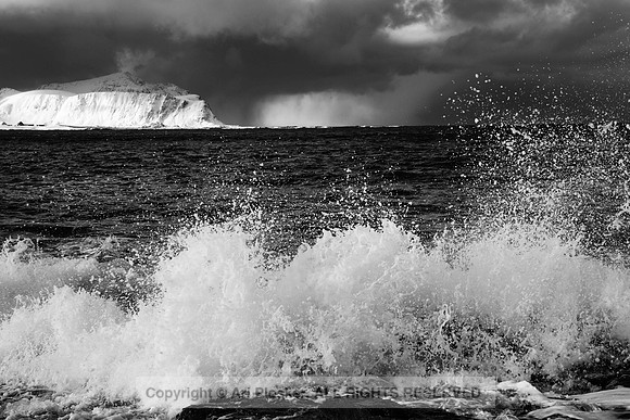 Breaking Wave 2,  (No. 6582)